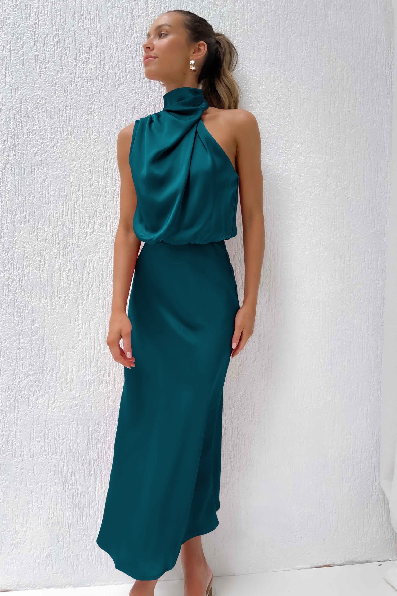 Freya | Satengkjole med halterneck