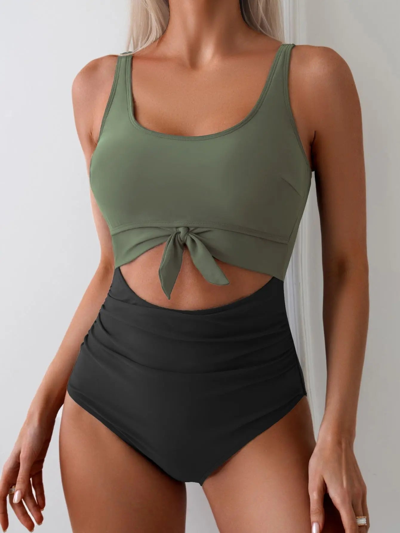 Liv | Formende Cut-Out Badedrakt